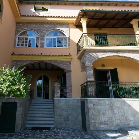 Hotel apartamentowy Yannis
