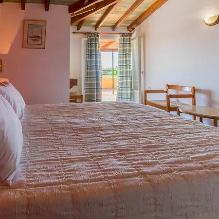 Yannis アパートホテル カト・コラキアナ