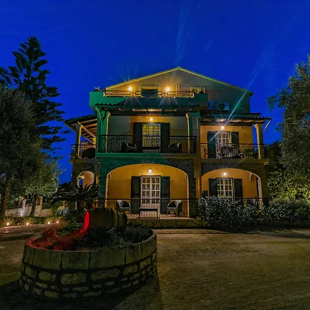 Yannis アパートホテル