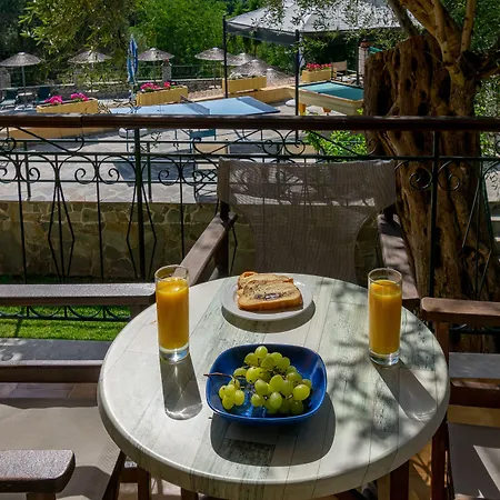 Apart Otel Yannis 4*